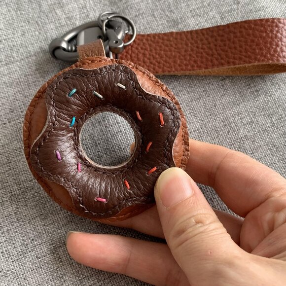 handmade leather keychain - Picture 3 of 4